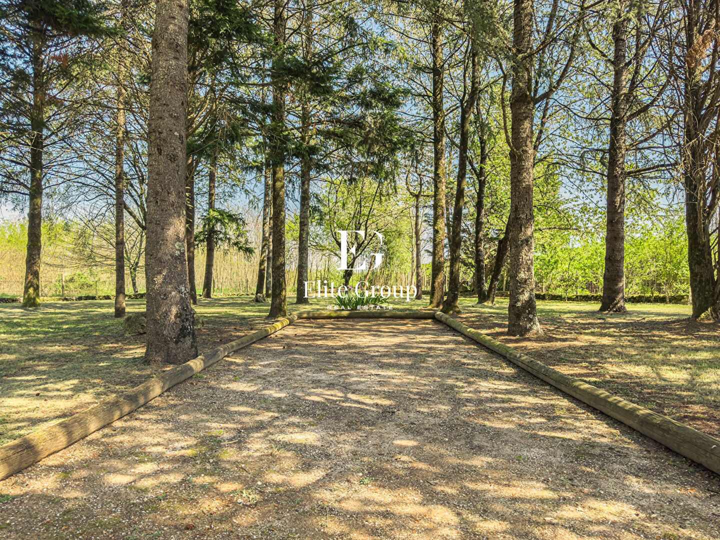 A VENDRE MAISON EN PIERRE DE PLAIN-PIED À RIVIERES - 144 M2 - 5 PIÈCES