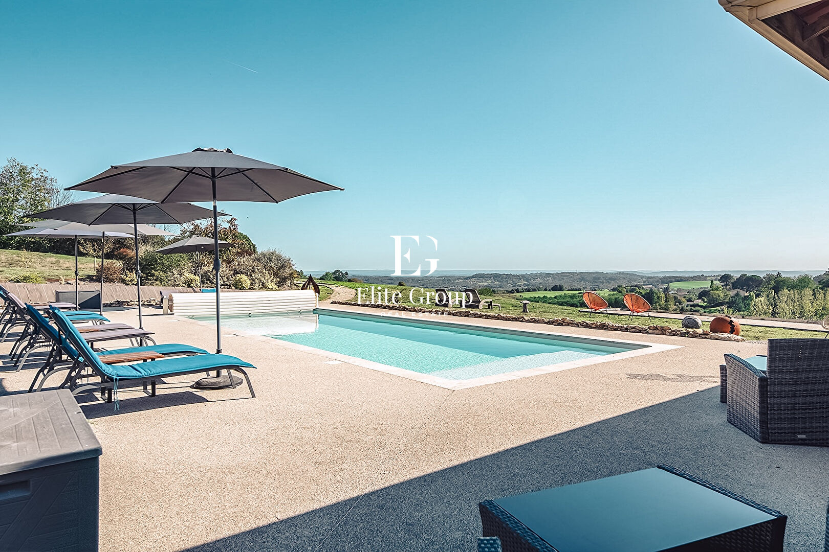 Maison 13 pièces 314 m² · à Périgord · 314 m² · 890 000 €