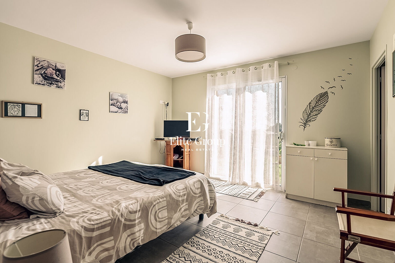 À VENDRE MAGNIFIQUE MAISON DE PLAIN-PIED - 13 PIÈCES - 314 M2