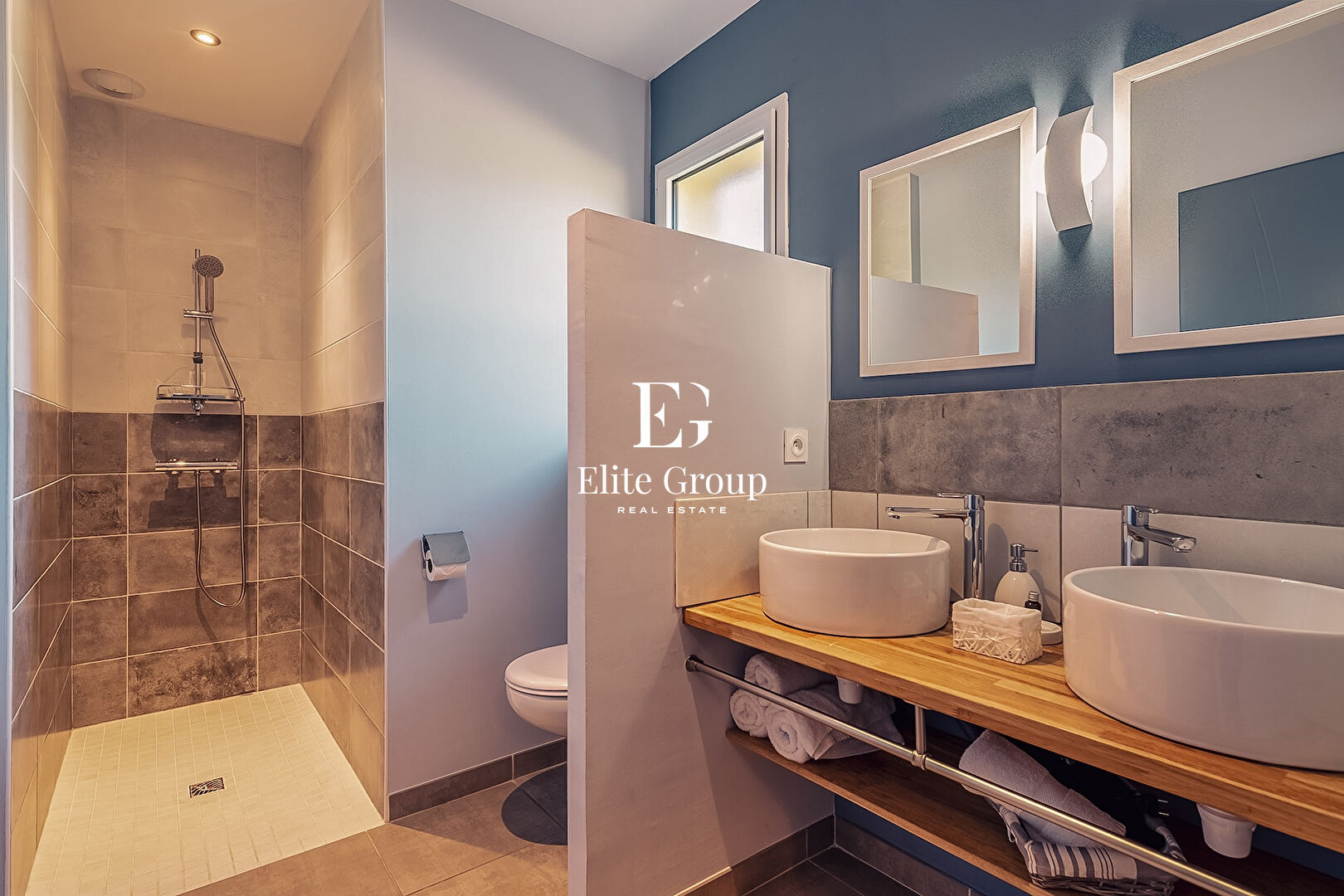 À VENDRE MAGNIFIQUE MAISON DE PLAIN-PIED - 13 PIÈCES - 314 M2