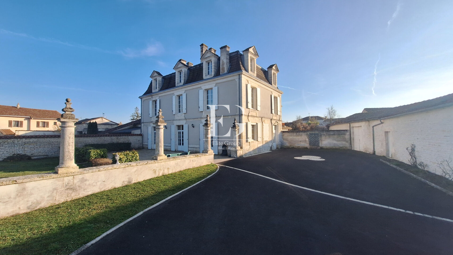 Image de l'annonce A VENDRE MAISON DE MAÎTRE À VARS - 3 CHAMBRES - 210 M2