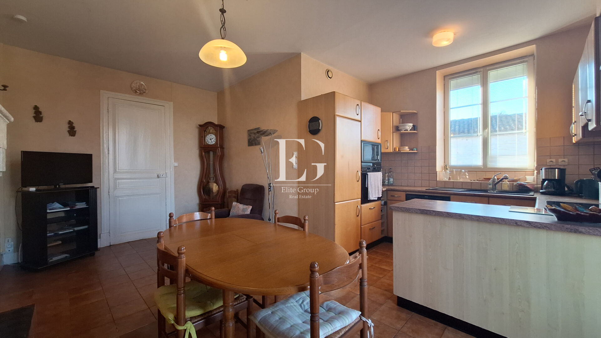 A VENDRE MAISON DE MAÎTRE À VARS - 3 CHAMBRES - 210 M2