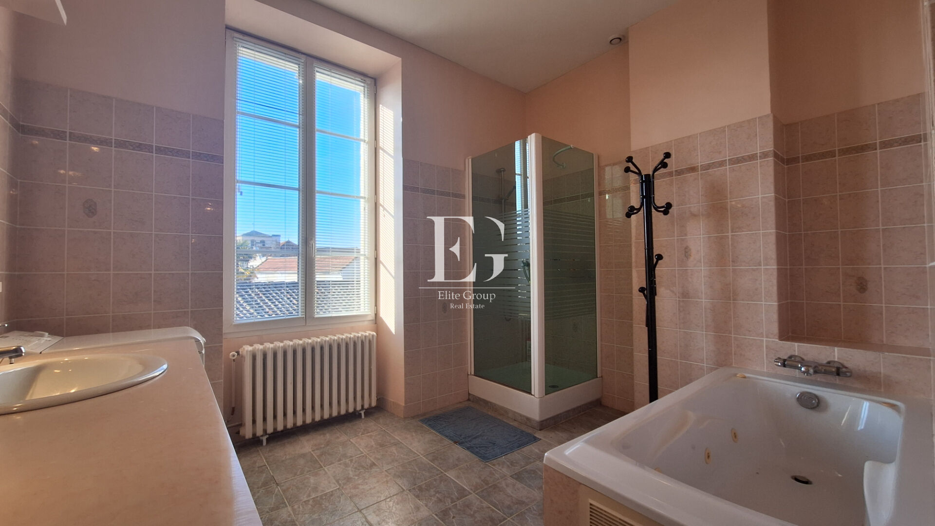 A VENDRE MAISON DE MAÎTRE À VARS - 3 CHAMBRES - 210 M2