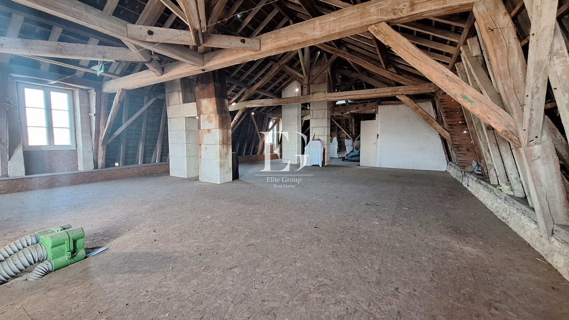 A VENDRE MAISON DE MAÎTRE À VARS - 3 CHAMBRES - 210 M2