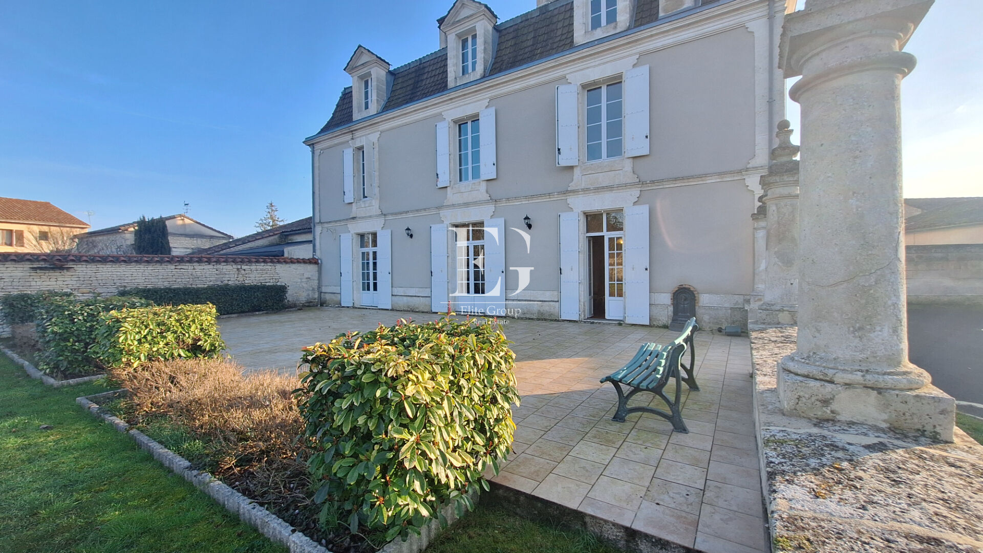 A VENDRE MAISON DE MAÎTRE À VARS - 3 CHAMBRES - 210 M2
