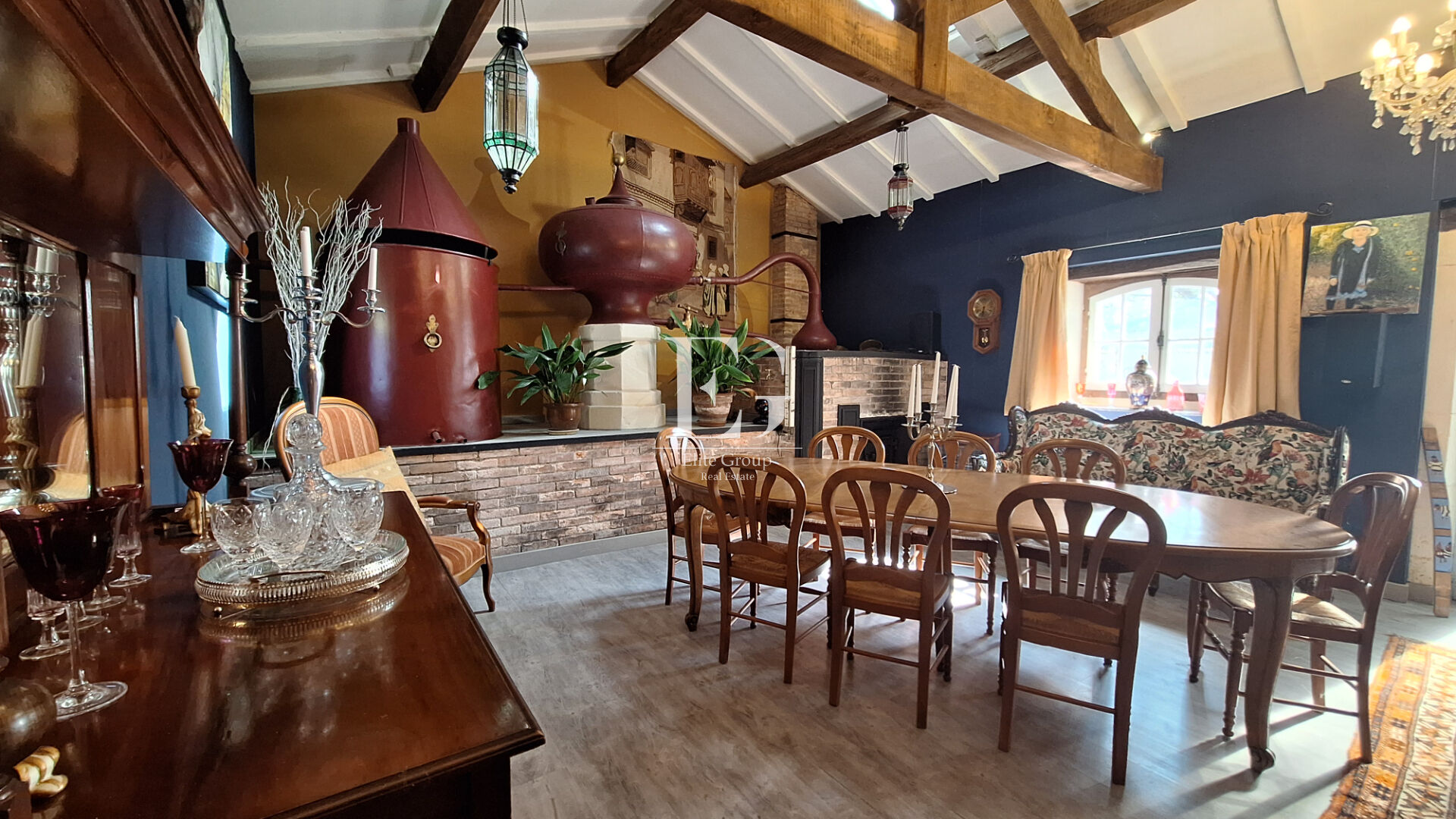 A VENDRE MAISON EN PIERRE SUR SEGONZAC - 4 CHAMBRES - 224 M2
