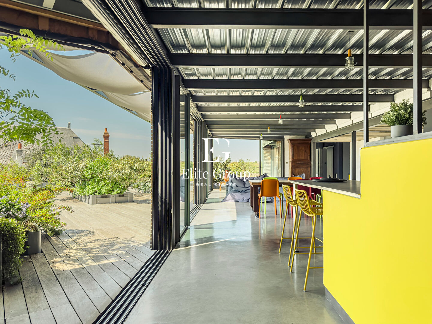 A VENDRE PENTHOUSE  D'EXCEPTION  AVEC TERRASSE ET PISCINE - 294M² - ANGOULÊME