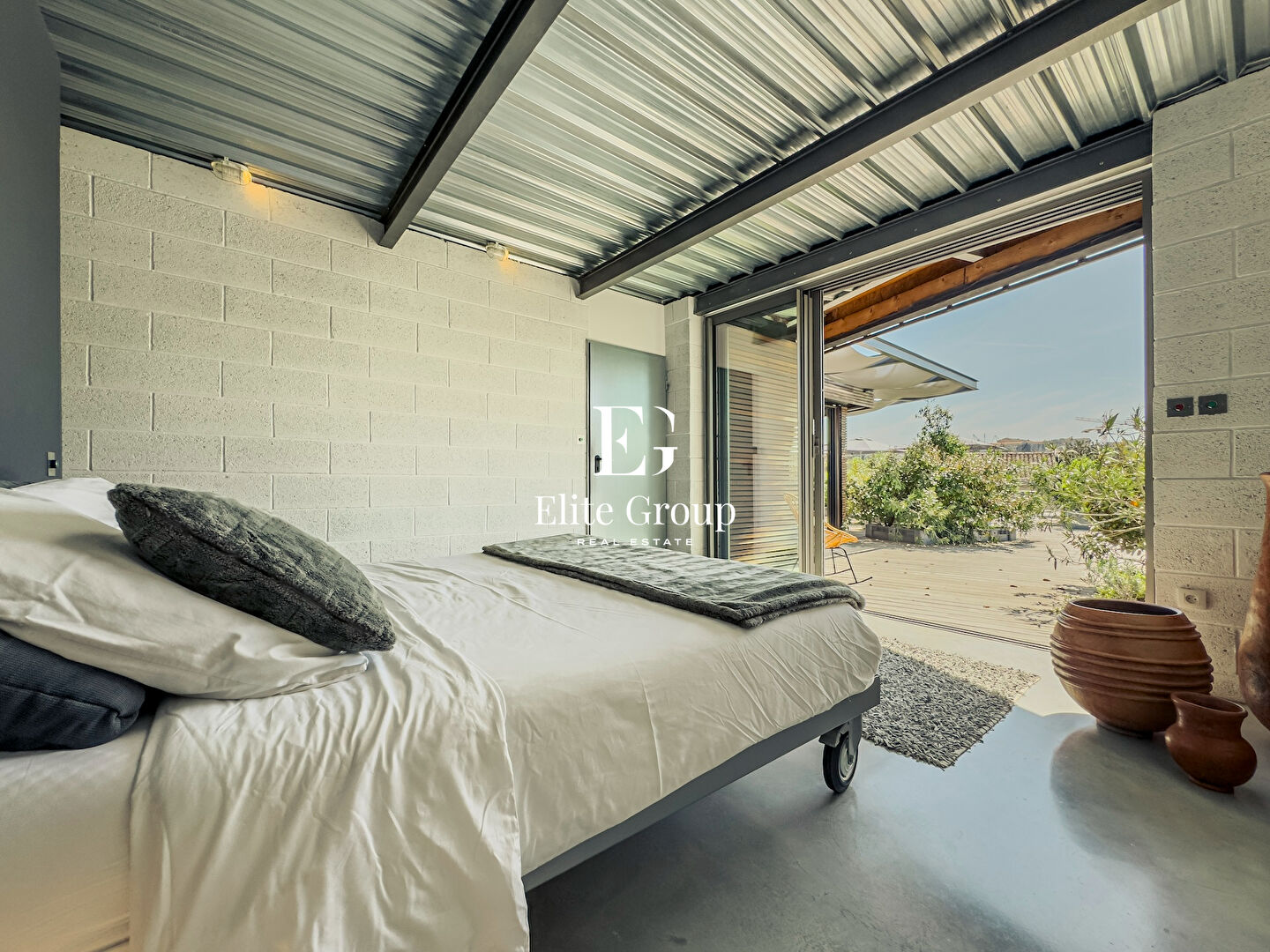 A VENDRE PENTHOUSE  D'EXCEPTION  AVEC TERRASSE ET PISCINE - 294M² - ANGOULÊME