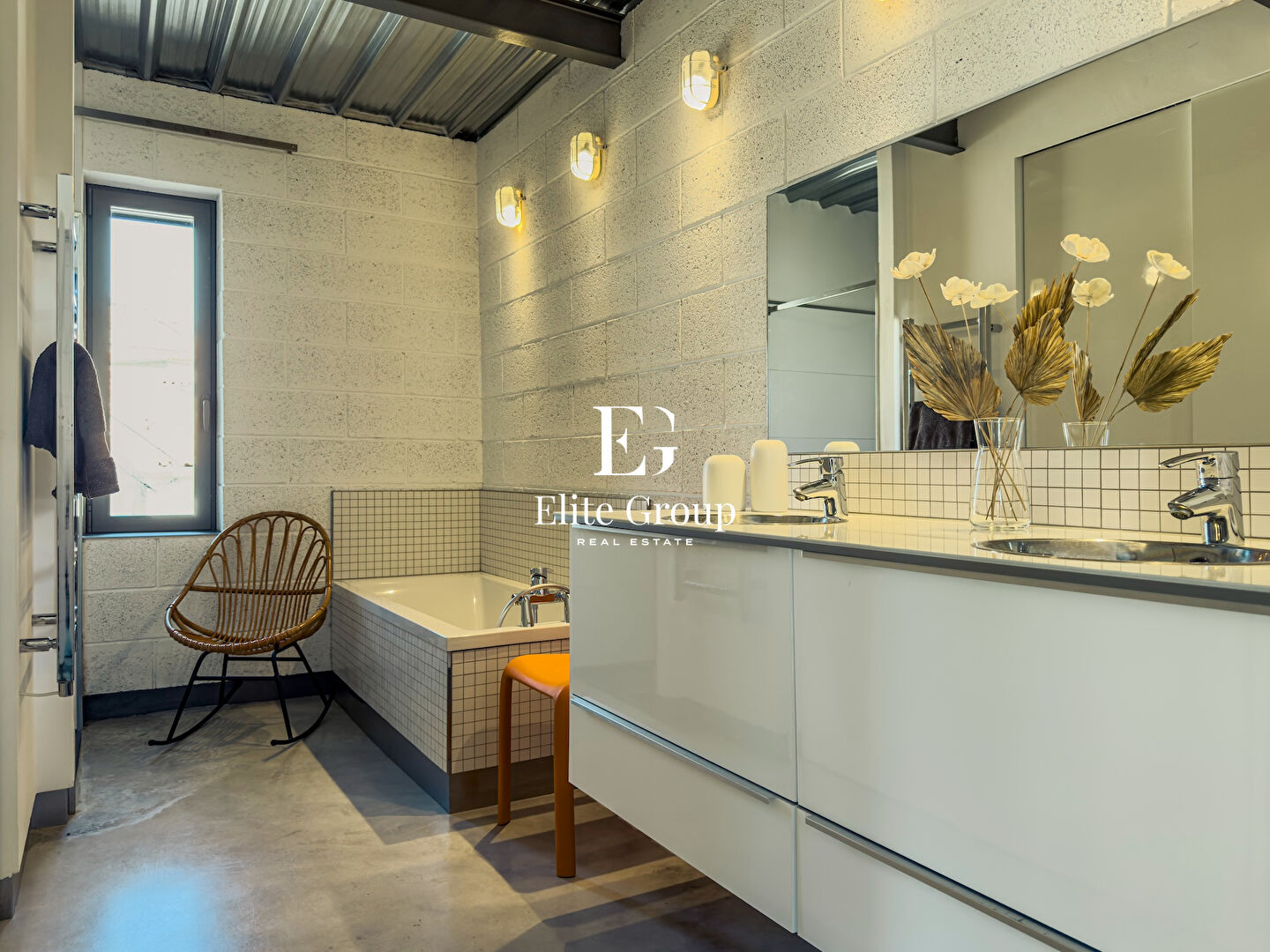 A VENDRE PENTHOUSE  D'EXCEPTION  AVEC TERRASSE ET PISCINE - 294M² - ANGOULÊME