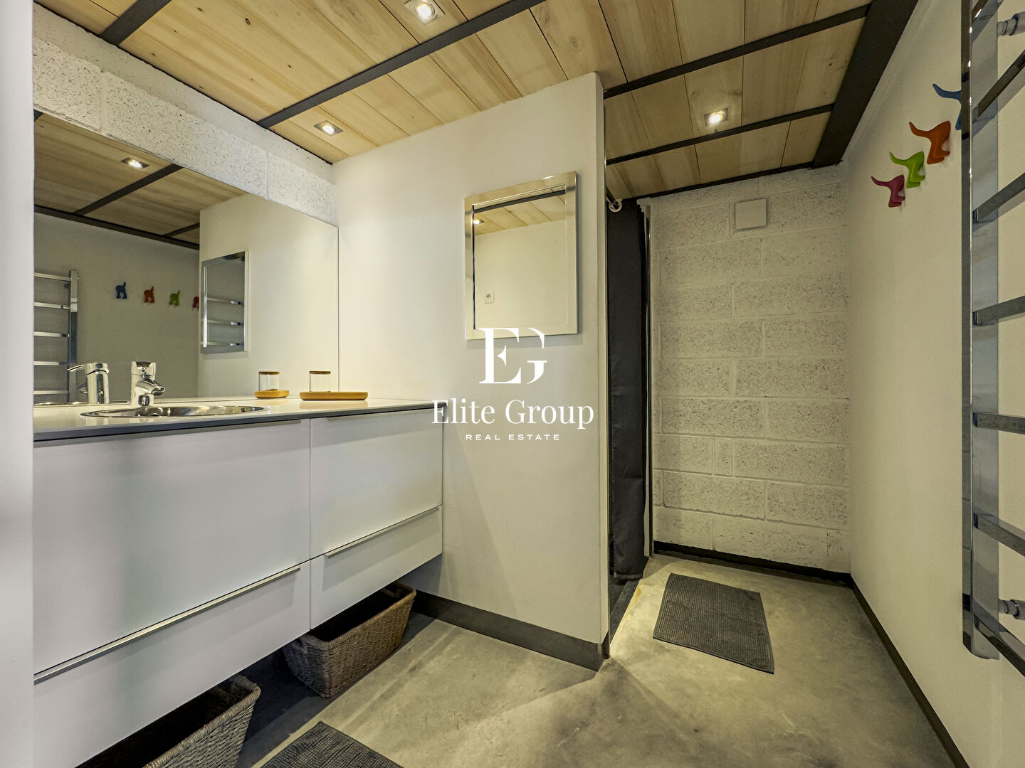 A VENDRE PENTHOUSE  D'EXCEPTION  AVEC TERRASSE ET PISCINE - 294M² - ANGOULÊME