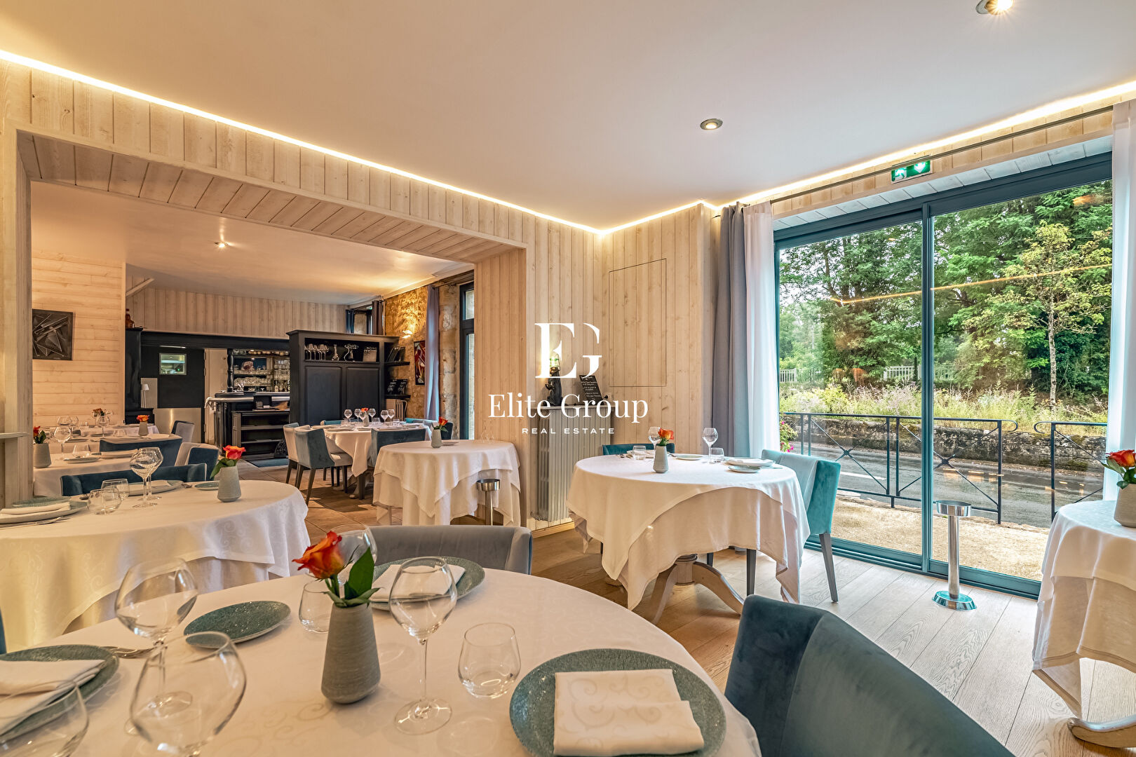 À VENDRE FONDS DE COMMERCE + MURS RESTAURANT LE GRAND BLEU À SARLAT-LA-CANÉDA