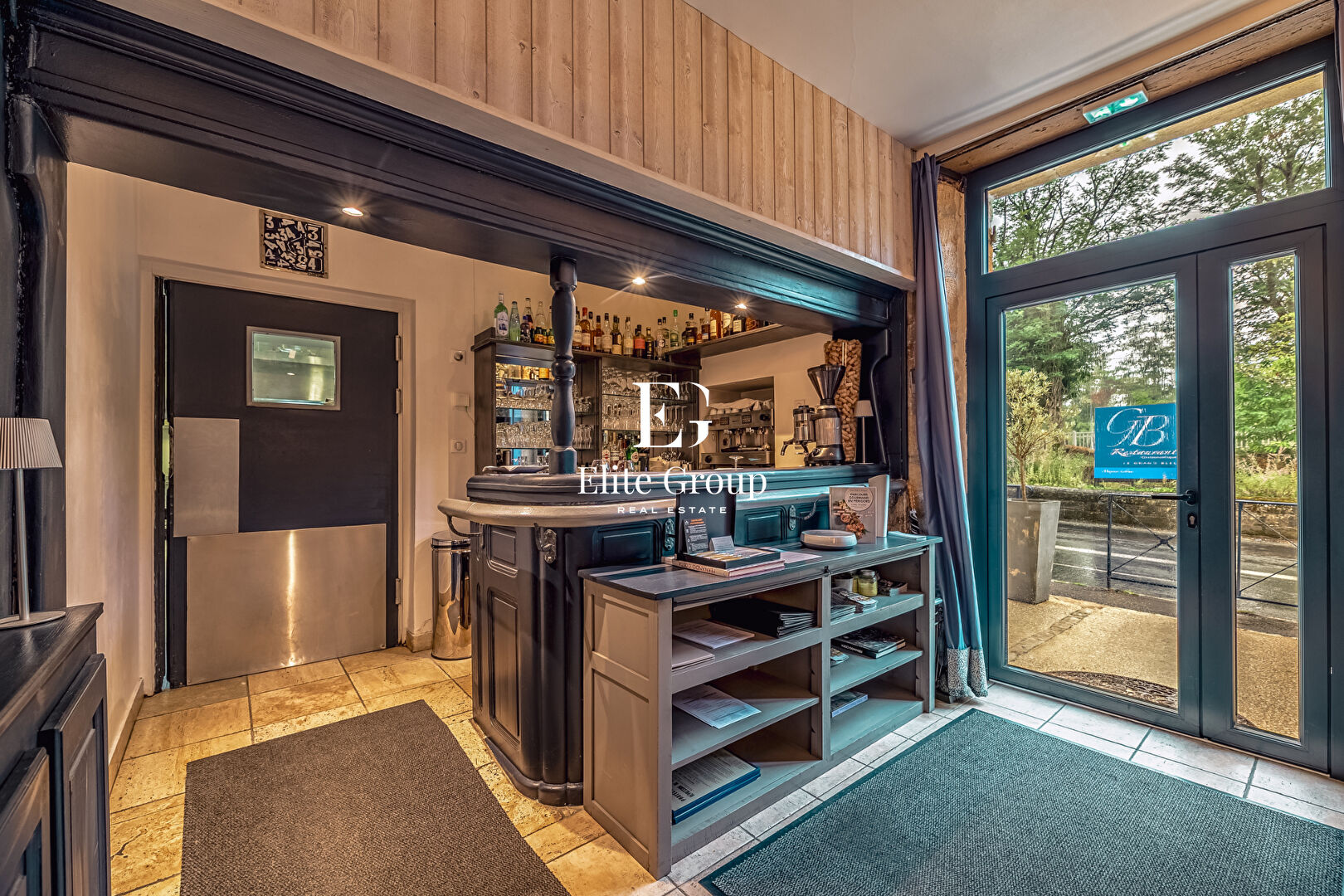 À VENDRE FONDS DE COMMERCE + MURS RESTAURANT LE GRAND BLEU À SARLAT-LA-CANÉDA