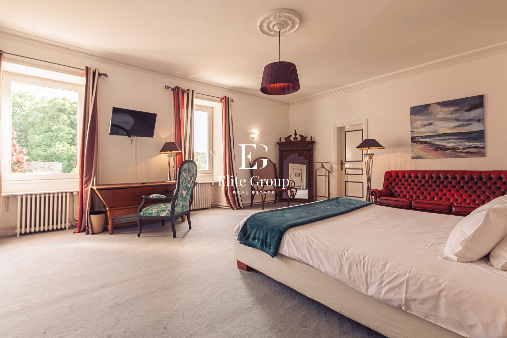 A VENDRE DEMEURE DE PRESTIGE - 20 PIÈCES - 980 M2