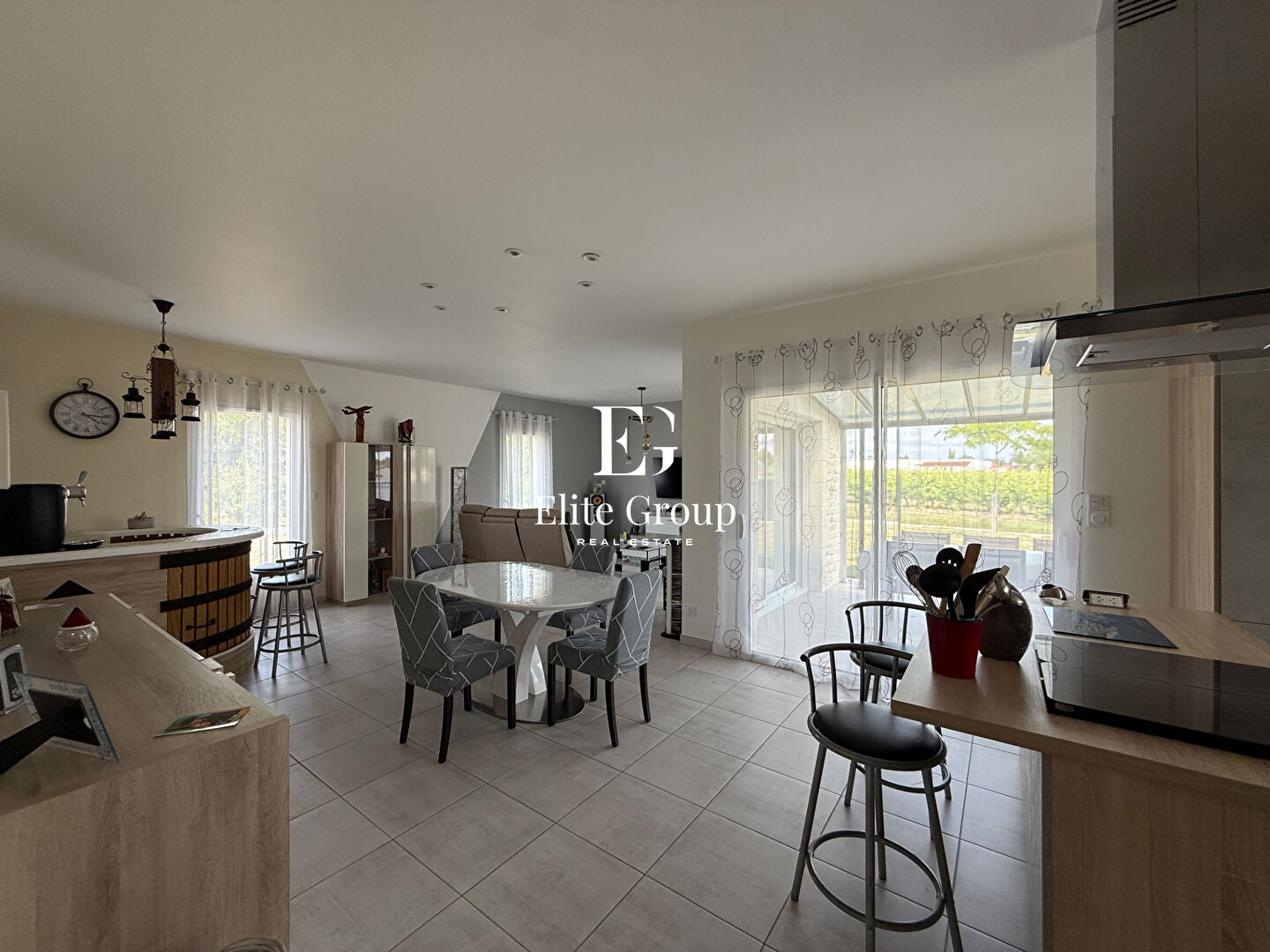 A VENDRE très joli pavillon avec piscine à Jarnac 126 m2