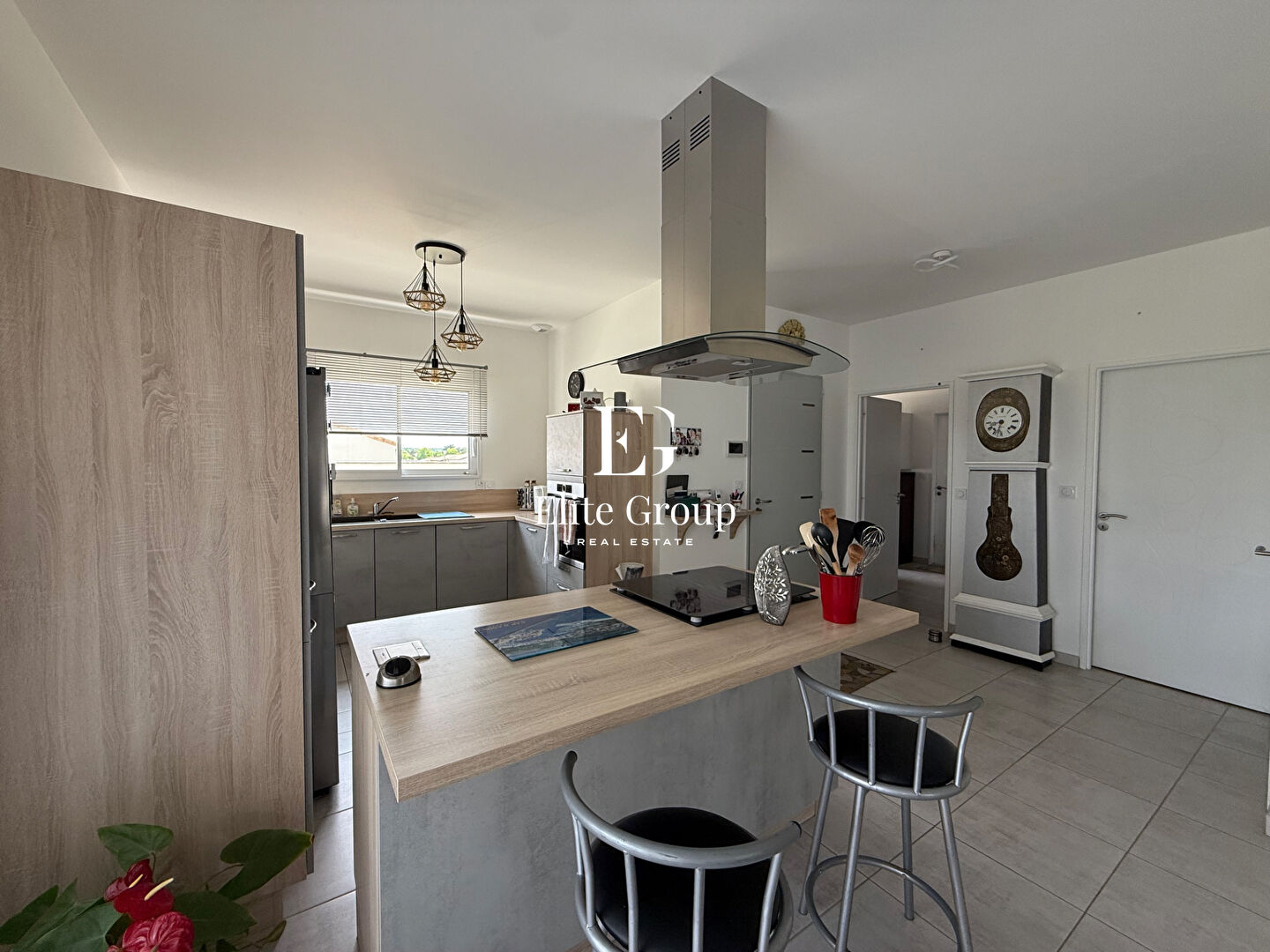 A VENDRE très joli pavillon avec piscine à Jarnac 126 m2