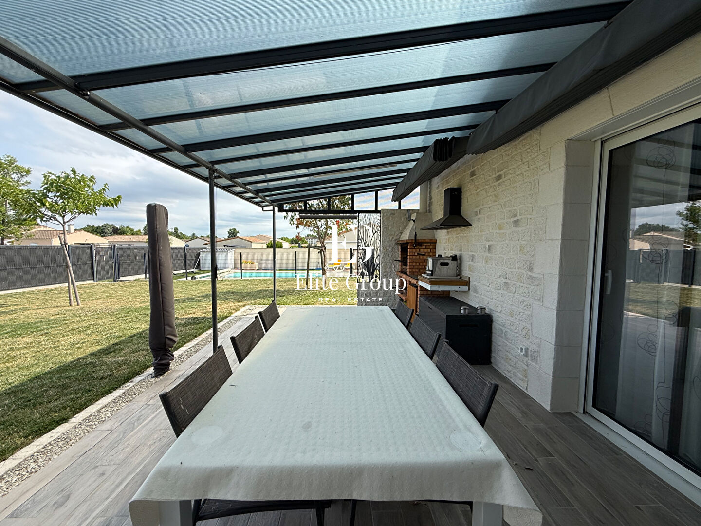 A VENDRE très joli pavillon avec piscine à Jarnac 126 m2