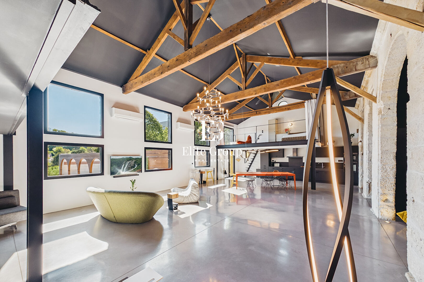 UN LOFT À L'ARCHITECTURE SINGULIÈRE, UNE ÂME HORS DU COMMUN - BIEN UNIQUE ET ULTRA RARE