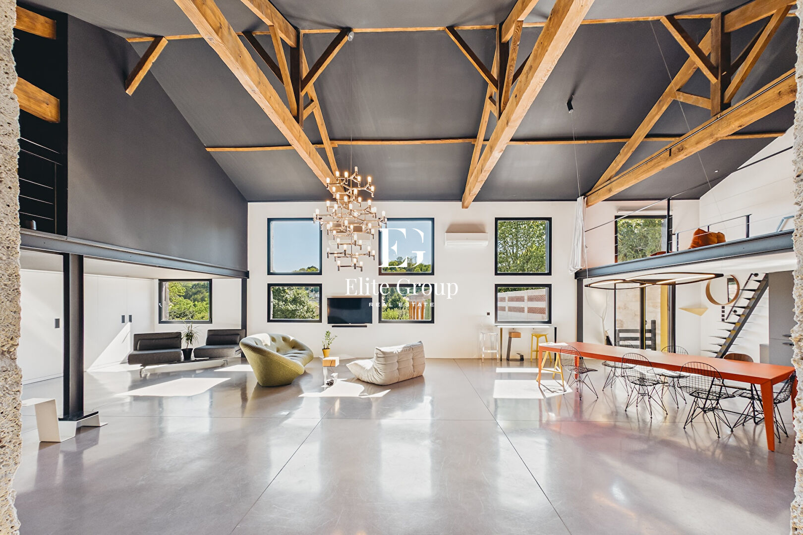 UN LOFT À L'ARCHITECTURE SINGULIÈRE, UNE ÂME HORS DU COMMUN - BIEN UNIQUE ET ULTRA RARE