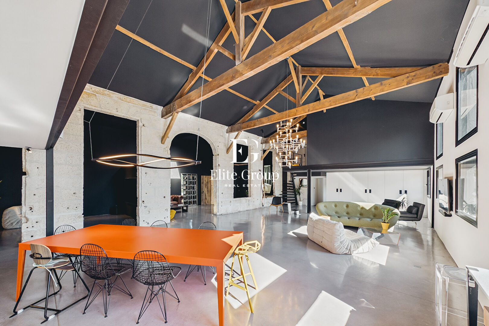 UN LOFT À L'ARCHITECTURE SINGULIÈRE, UNE ÂME HORS DU COMMUN - BIEN UNIQUE ET ULTRA RARE