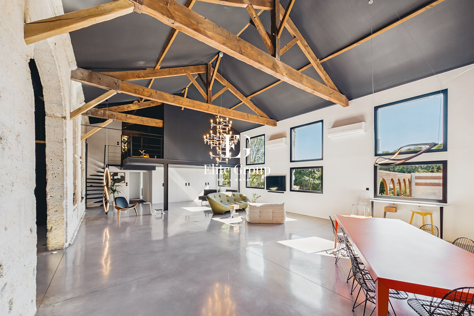 UN LOFT À L'ARCHITECTURE SINGULIÈRE, UNE ÂME HORS DU COMMUN - BIEN UNIQUE ET ULTRA RARE