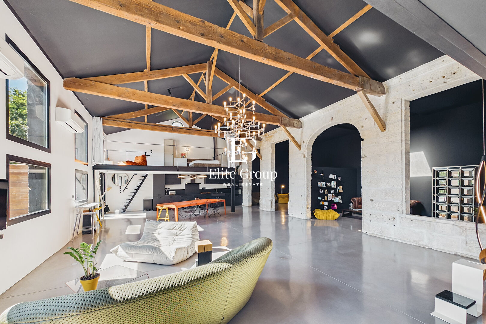 UN LOFT À L'ARCHITECTURE SINGULIÈRE, UNE ÂME HORS DU COMMUN - BIEN UNIQUE ET ULTRA RARE