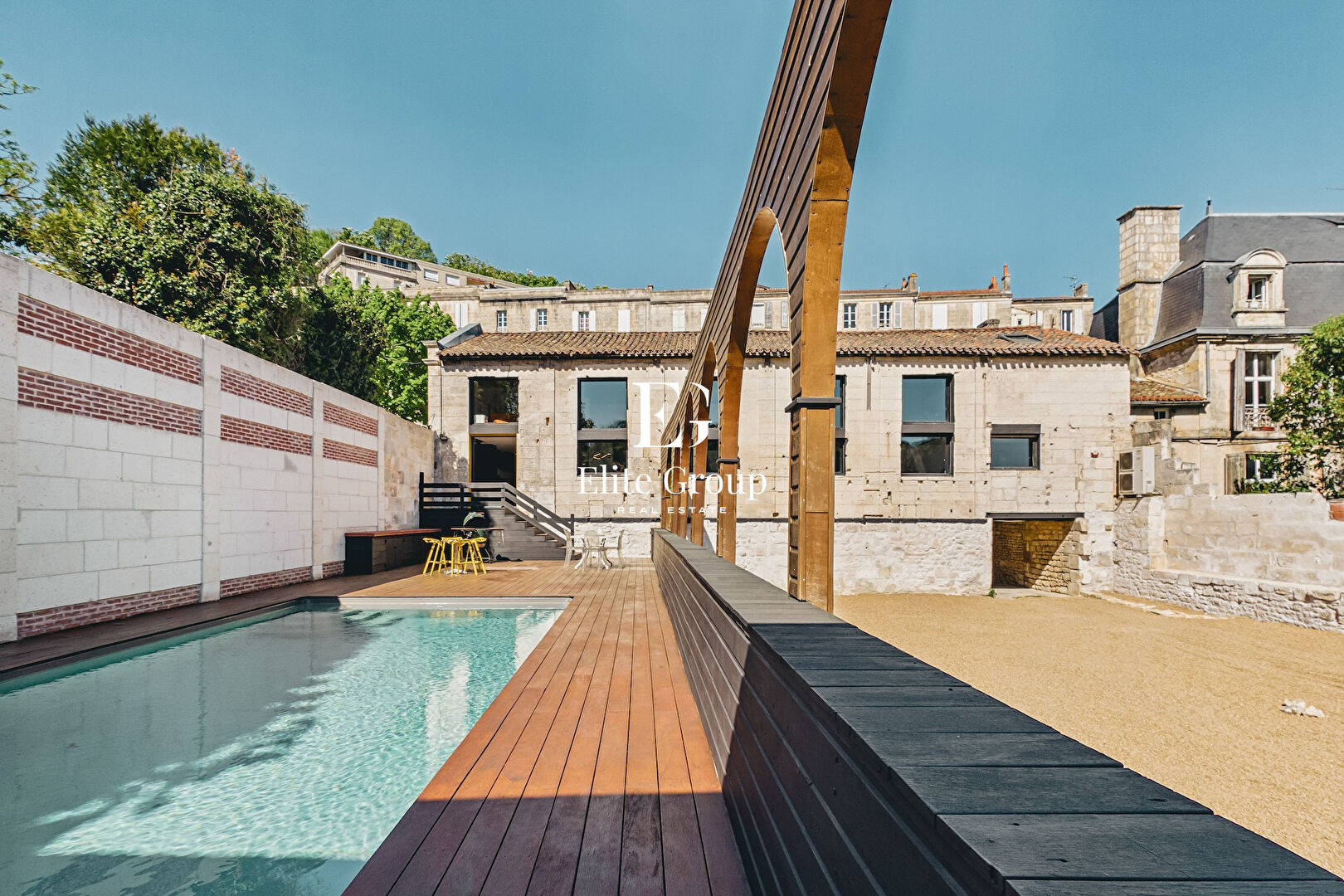 UN LOFT À L'ARCHITECTURE SINGULIÈRE, UNE ÂME HORS DU COMMUN - BIEN UNIQUE ET ULTRA RARE