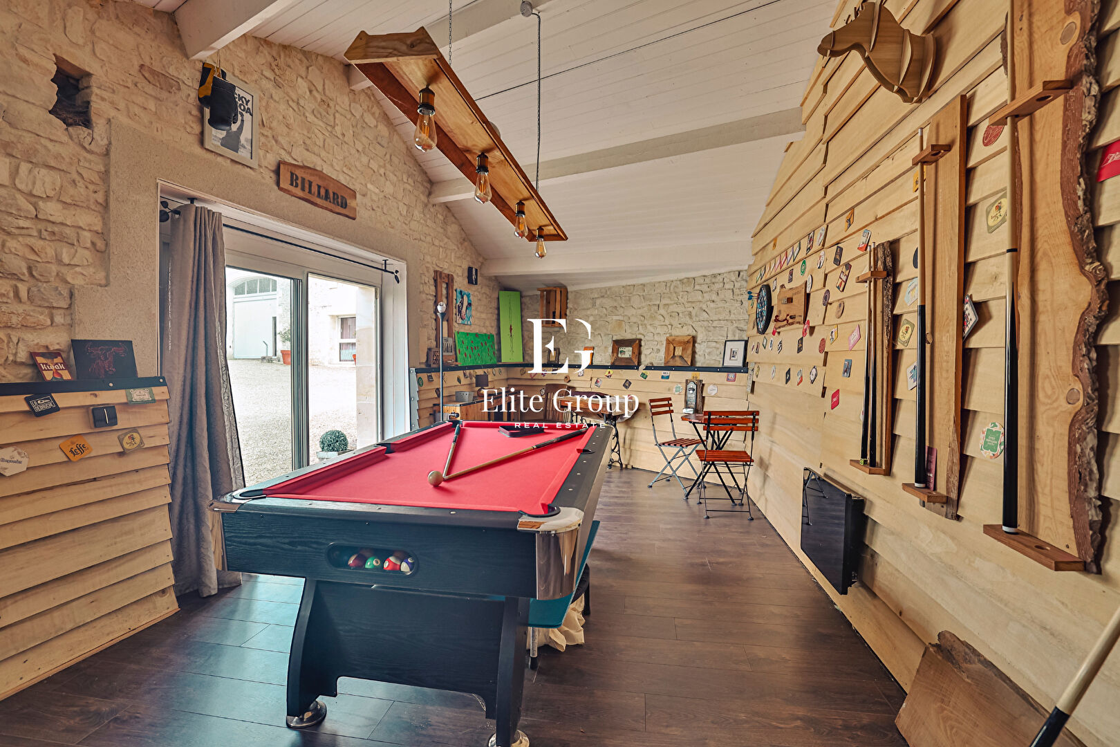A VENDRE SUPERBE MAISON À MÉRIGNAC 457 m2