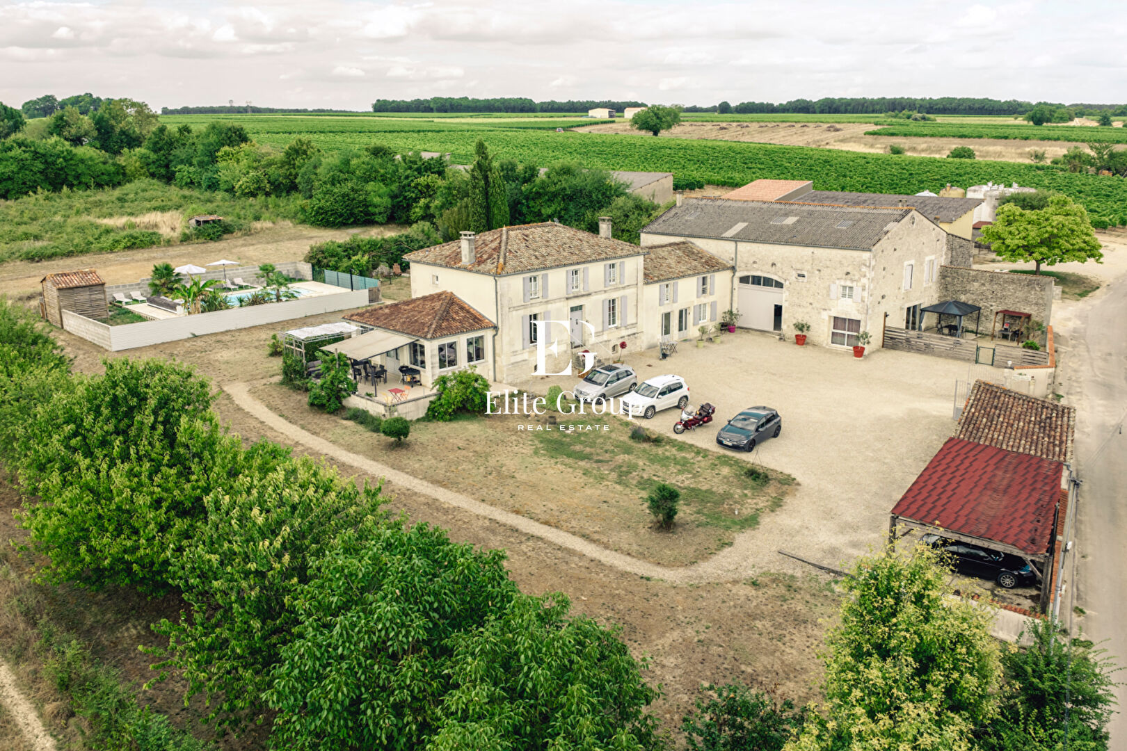 A VENDRE SUPERBE MAISON À MÉRIGNAC 457 m2