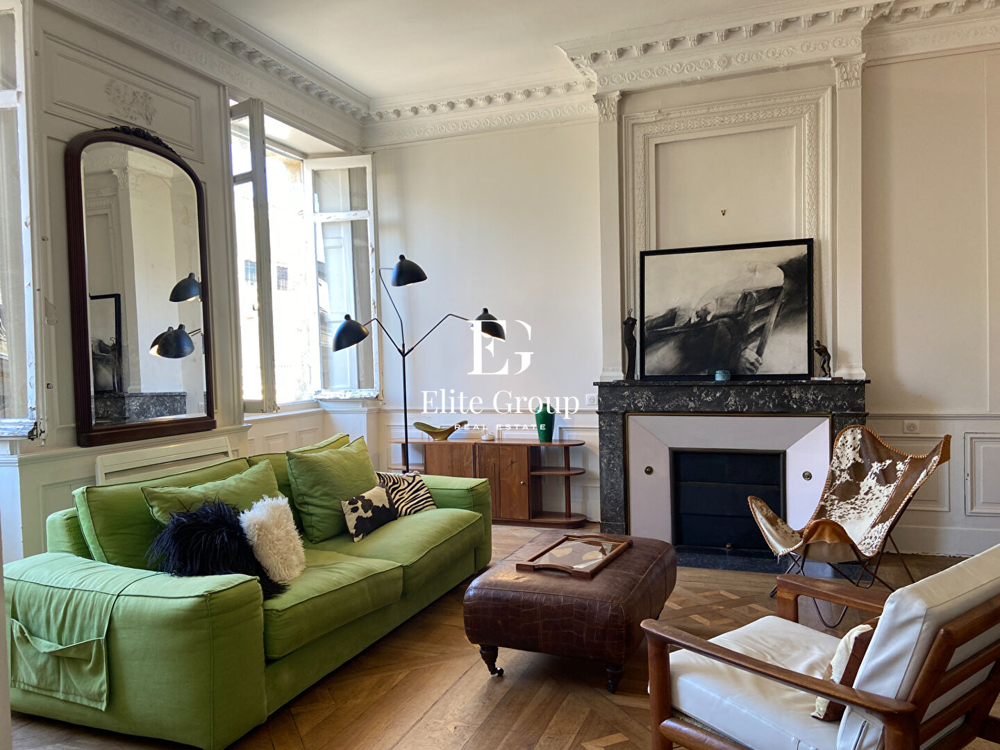 Image de l'annonce À VENDRE - APPARTEMENT D'EXCEPTION EN PLEIN COEUR HISTORIQUE DE BORDEAUX - 2 CHAMBRES - 83M²