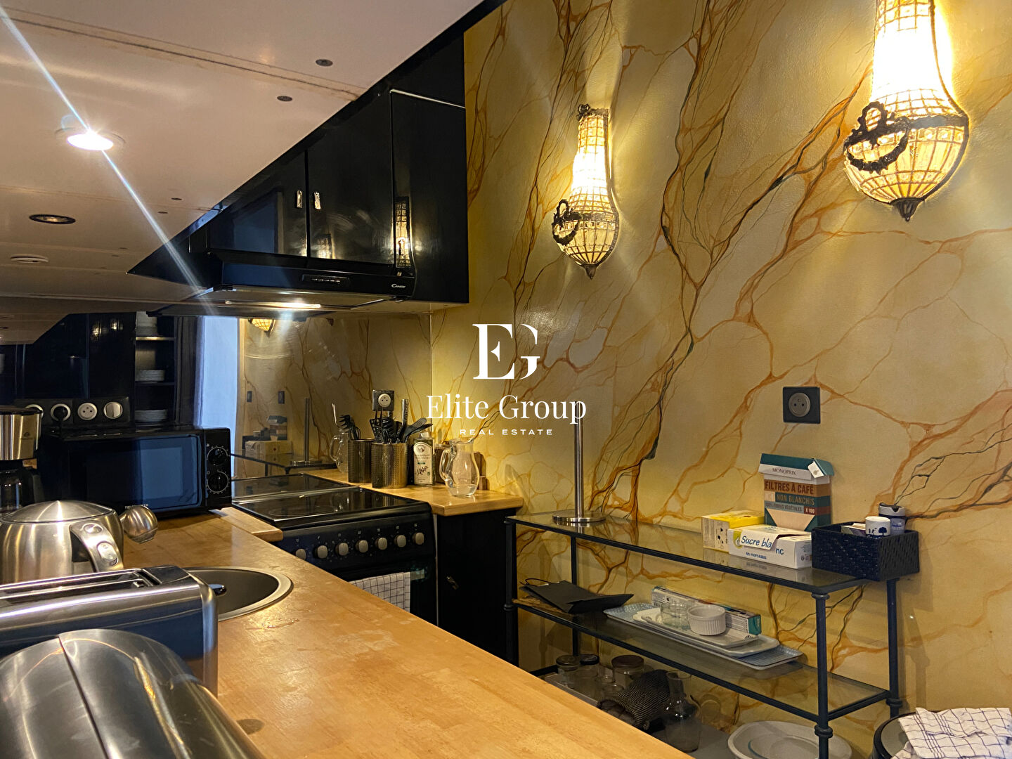 À VENDRE - APPARTEMENT D'EXCEPTION EN PLEIN COEUR HISTORIQUE DE BORDEAUX - 2 CHAMBRES - 83M²