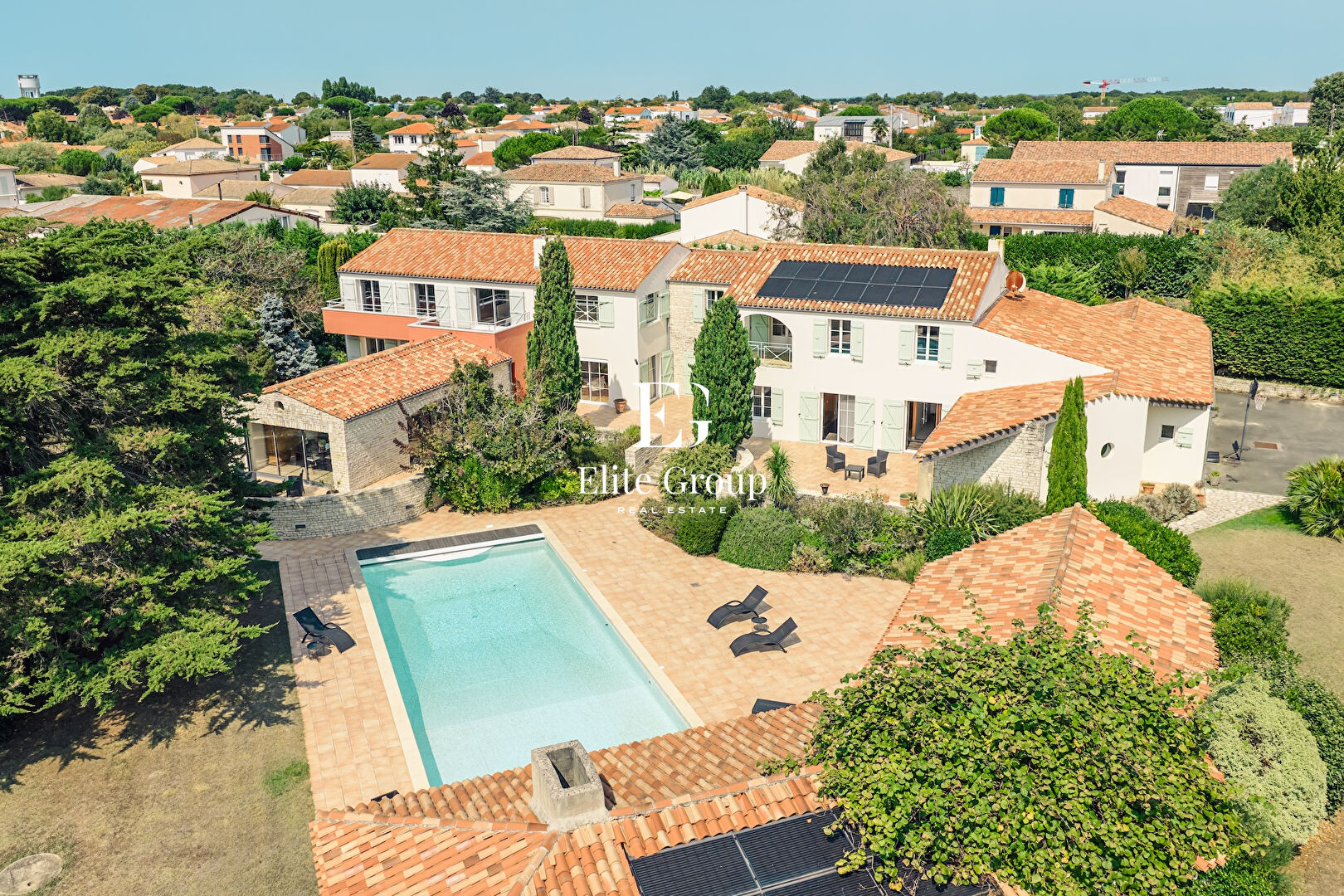 Image de l'annonce VILLA D'EXCEPTION À DEUX PAS DES PLAGES ET DU CENTRE-VILLE