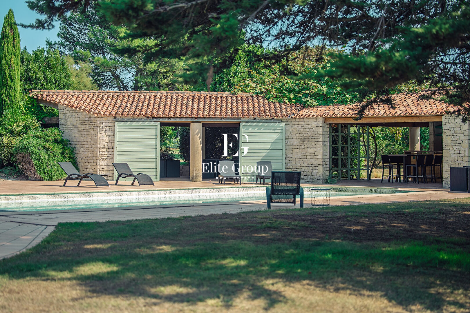 VILLA D'EXCEPTION À DEUX PAS DES PLAGES ET DU CENTRE-VILLE