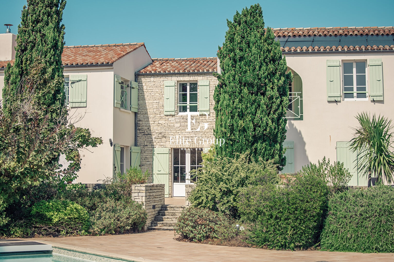 VILLA D'EXCEPTION À DEUX PAS DES PLAGES ET DU CENTRE-VILLE