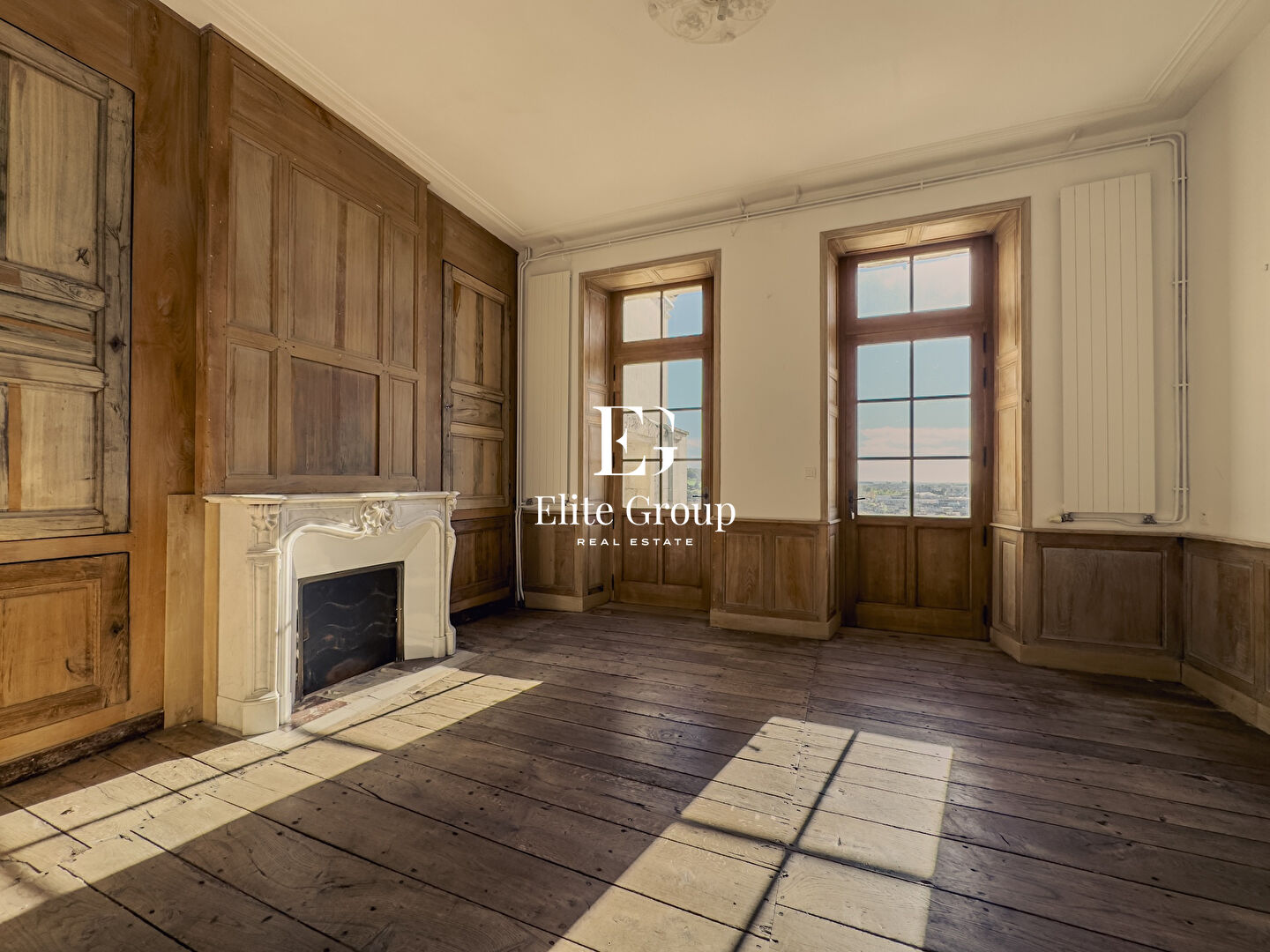 À VENDRE MAISON DE CARACTÈRE EN PLEIN CENTRE-VILLE D'ANGOULÊME - 270 M2