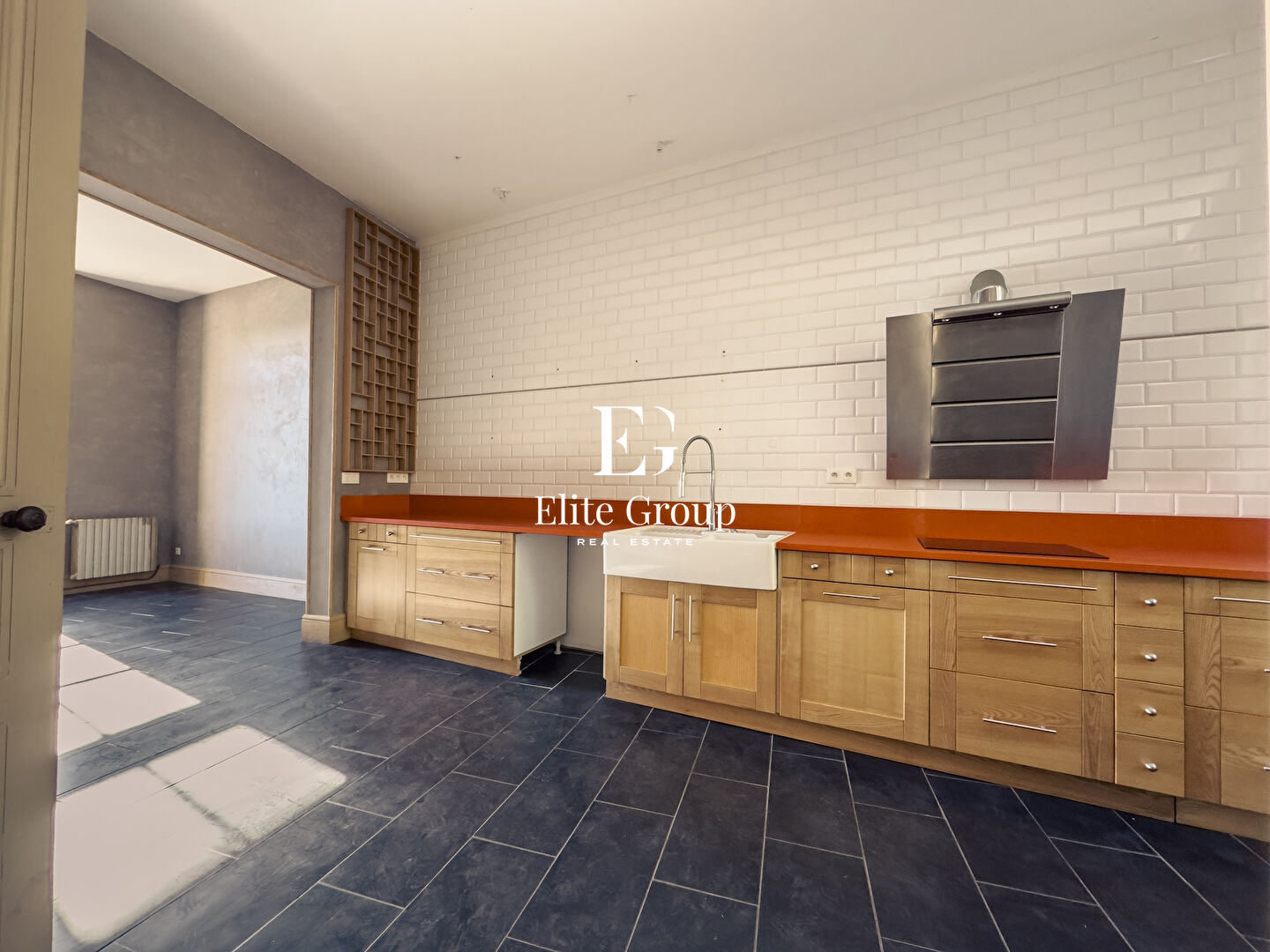 À VENDRE MAISON DE CARACTÈRE EN PLEIN CENTRE-VILLE D'ANGOULÊME - 270 M2