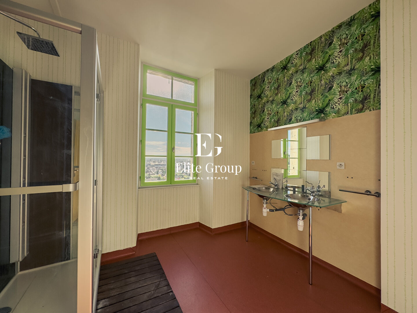 À VENDRE MAISON DE CARACTÈRE EN PLEIN CENTRE-VILLE D'ANGOULÊME - 270 M2