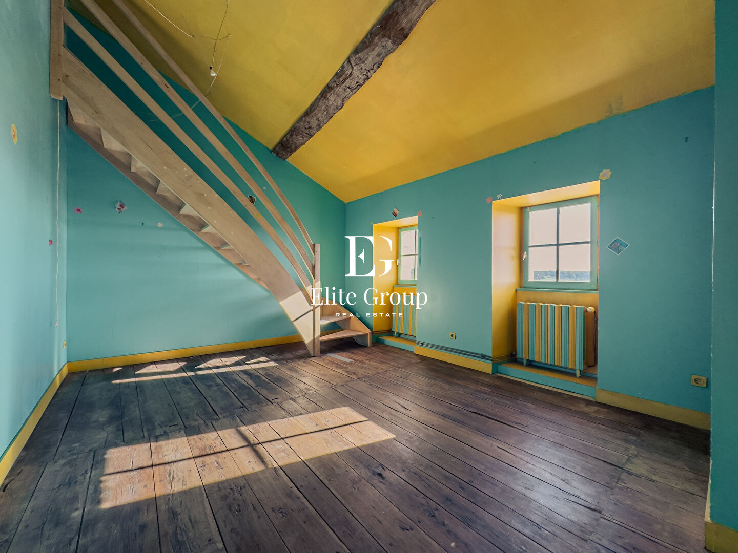 À VENDRE MAISON DE CARACTÈRE EN PLEIN CENTRE-VILLE D'ANGOULÊME - 270 M2