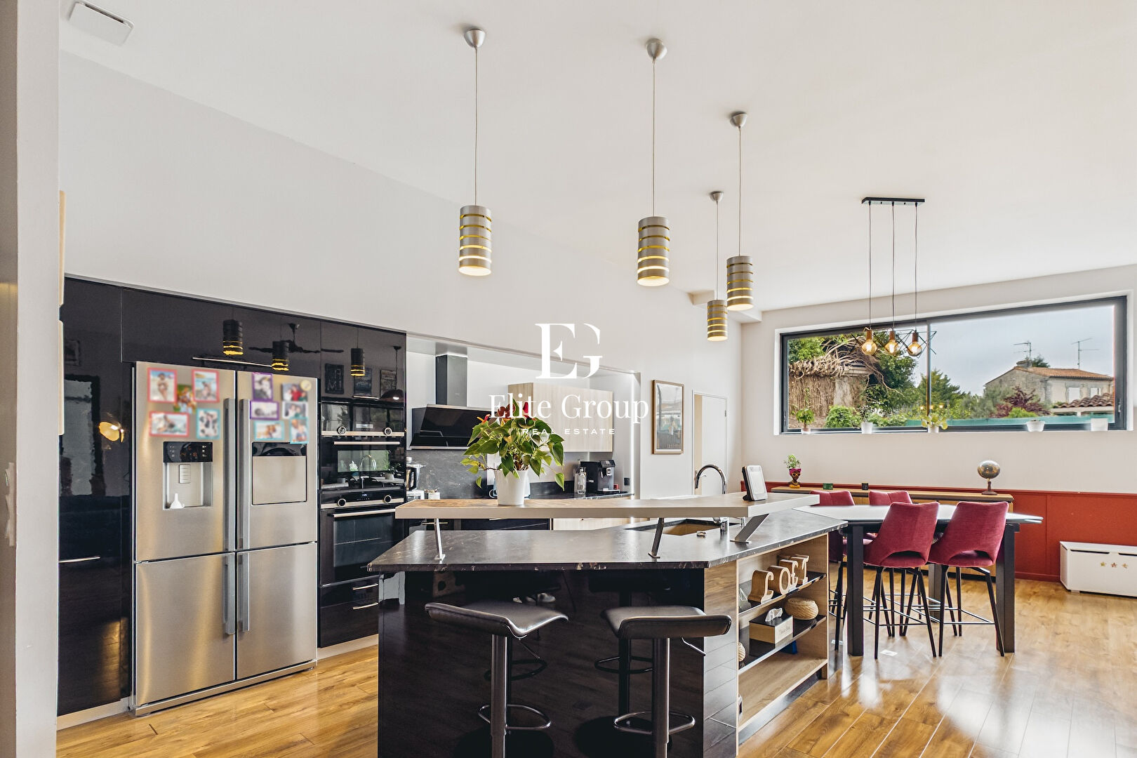 À VENDRE MAGNIFIQUE LOFT À ANGOULÊME SUR LE QUARTIER DE VICTOR-HUGO - 154M2