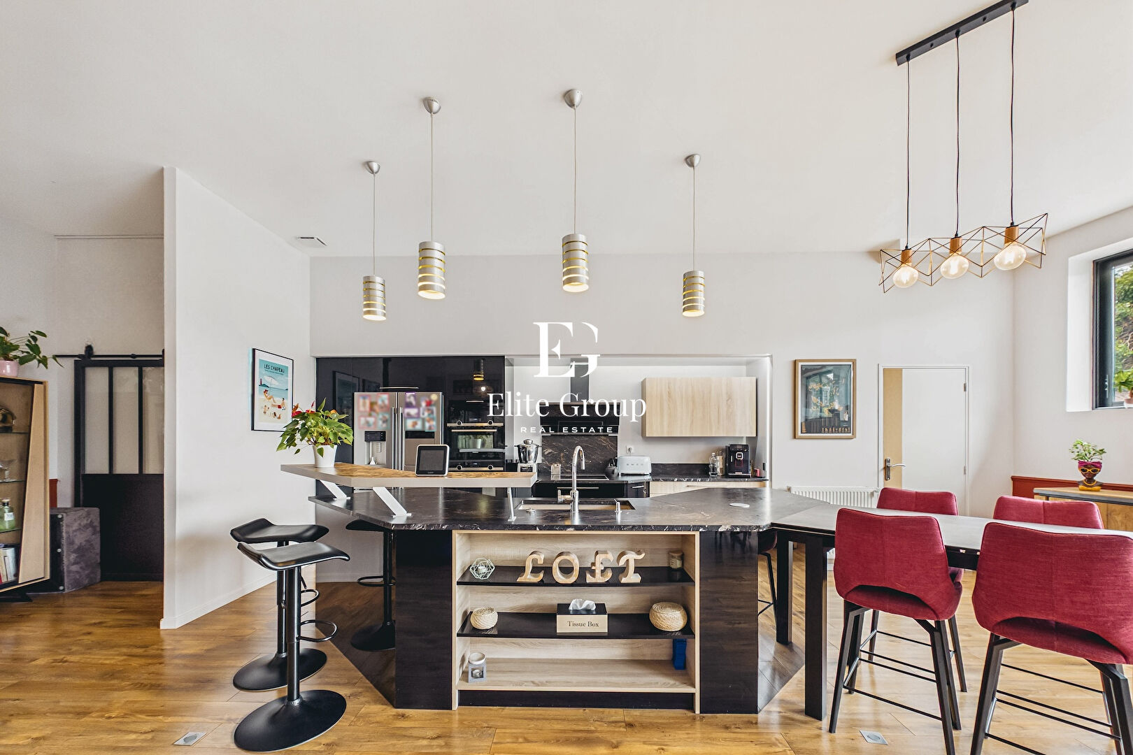 À VENDRE MAGNIFIQUE LOFT À ANGOULÊME SUR LE QUARTIER DE VICTOR-HUGO - 154M2