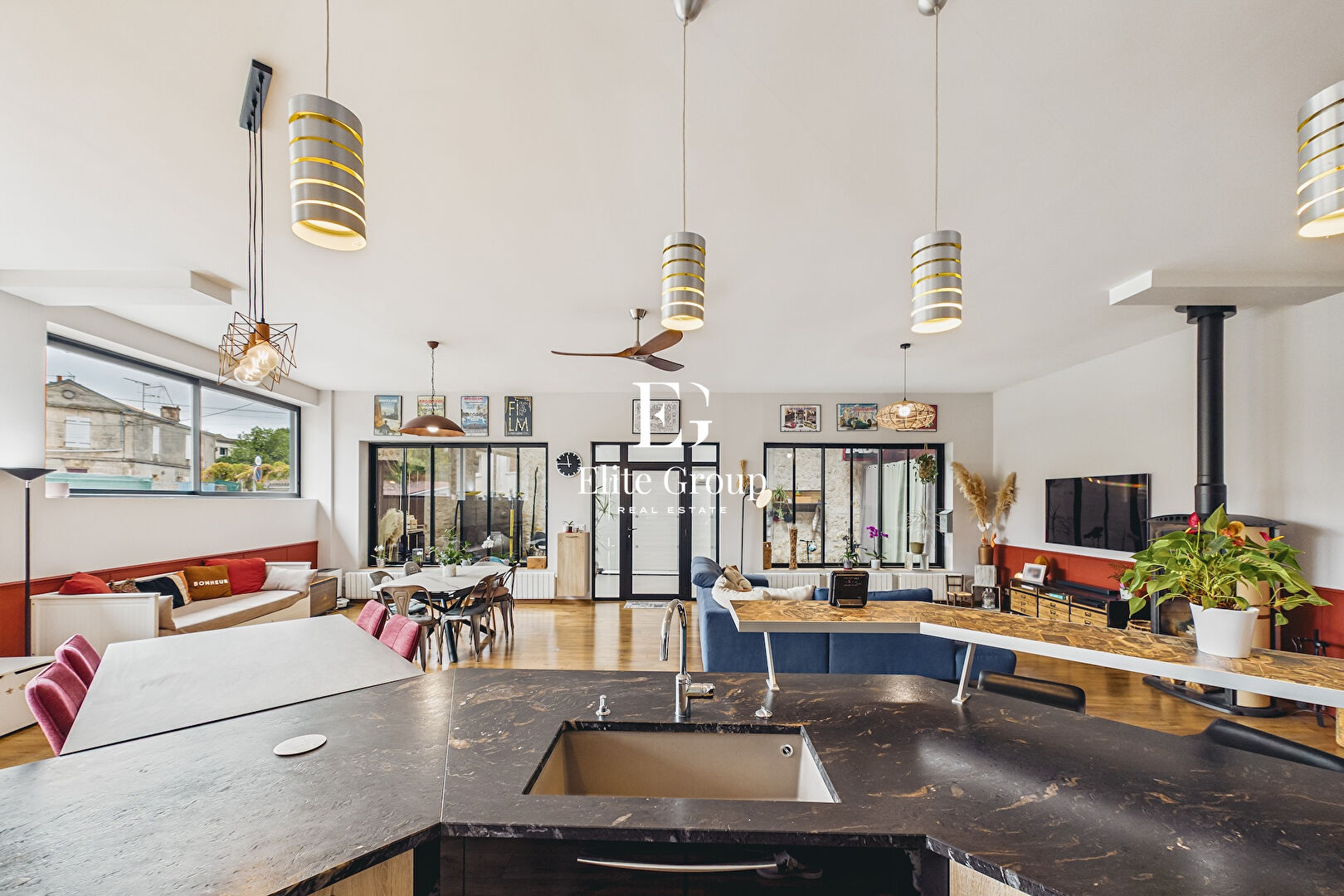 À VENDRE MAGNIFIQUE LOFT À ANGOULÊME SUR LE QUARTIER DE VICTOR-HUGO - 154M2