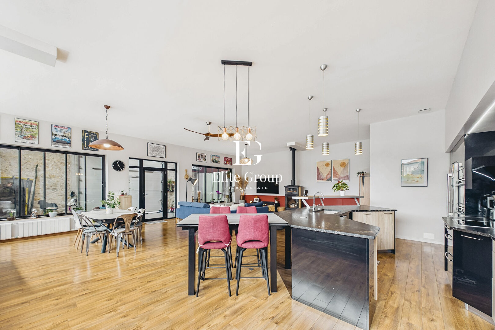 À VENDRE MAGNIFIQUE LOFT À ANGOULÊME SUR LE QUARTIER DE VICTOR-HUGO - 154M2