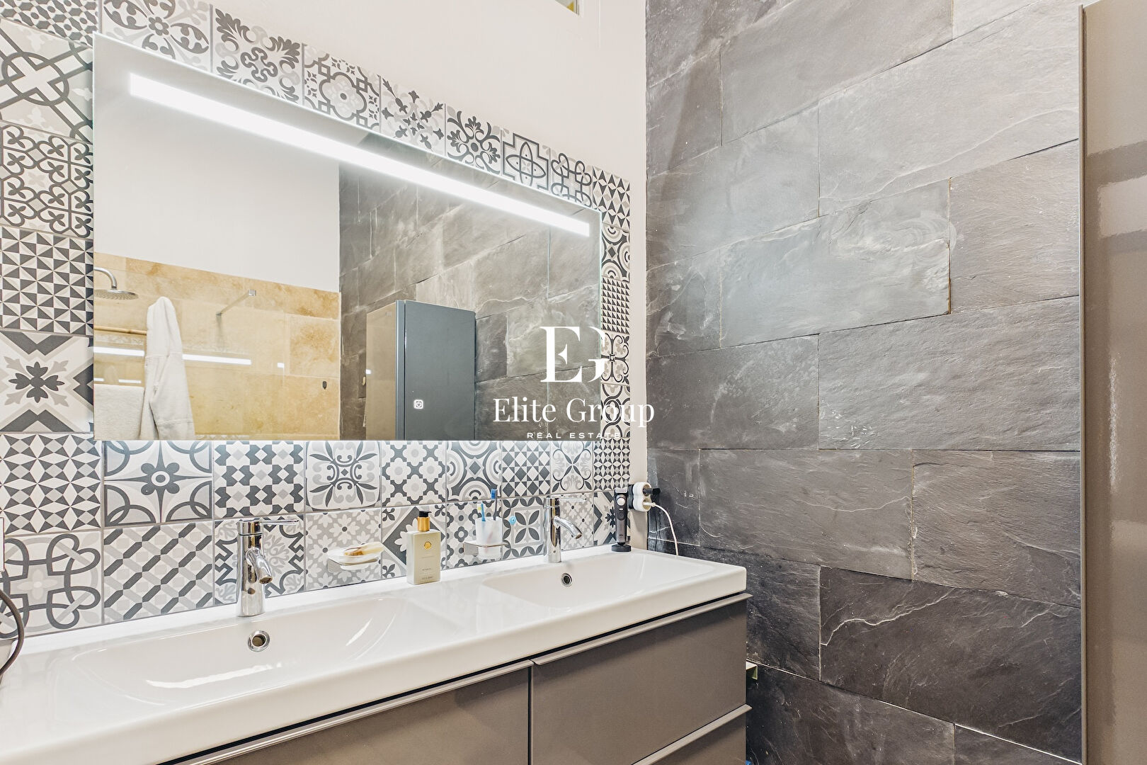 À VENDRE MAGNIFIQUE LOFT À ANGOULÊME SUR LE QUARTIER DE VICTOR-HUGO - 154M2