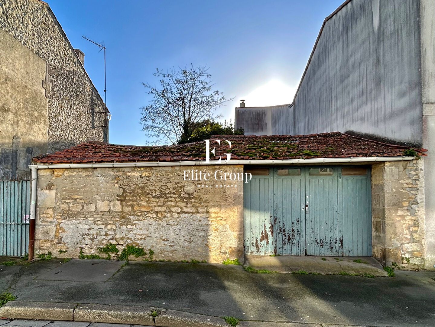 TERRAIN CONSTRUCTIBLE PROCHE HYPER-CENTRE