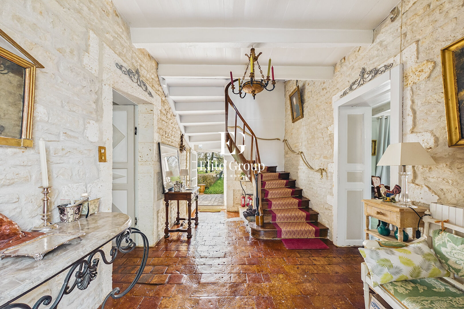 À VENDRE MAISON D'EXCEPTION PROCHE D'ANGOULÊME - 297M2 - 12 PIÈCES
