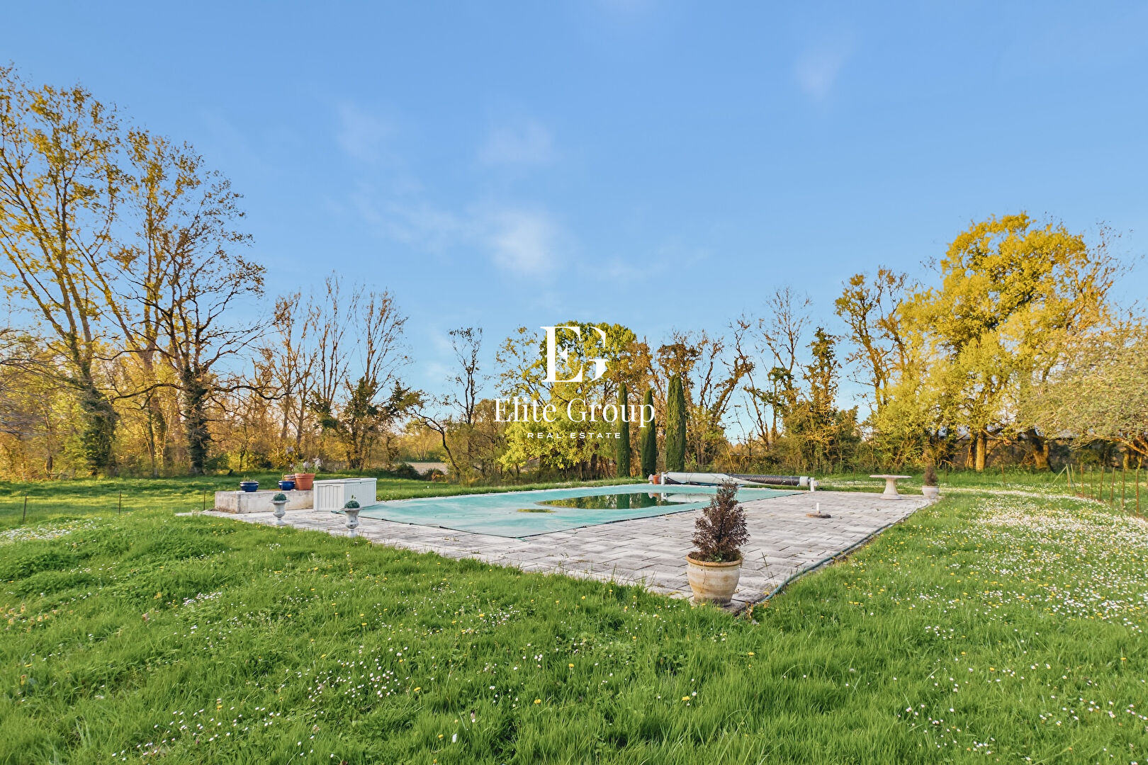 À VENDRE MAISON D'EXCEPTION PROCHE D'ANGOULÊME - 297M2 - 12 PIÈCES