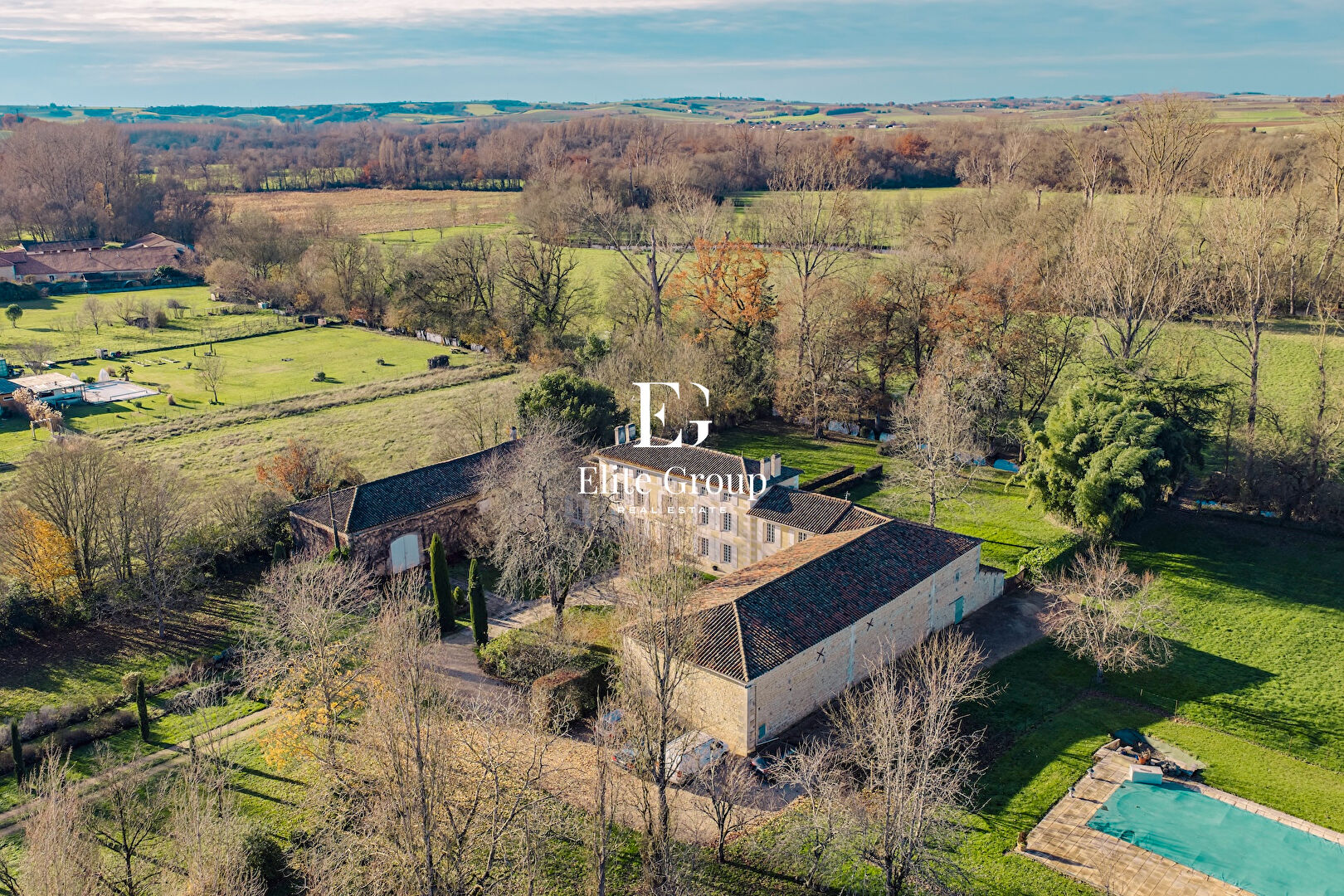 À VENDRE MAISON D'EXCEPTION PROCHE D'ANGOULÊME - 297M2 - 12 PIÈCES