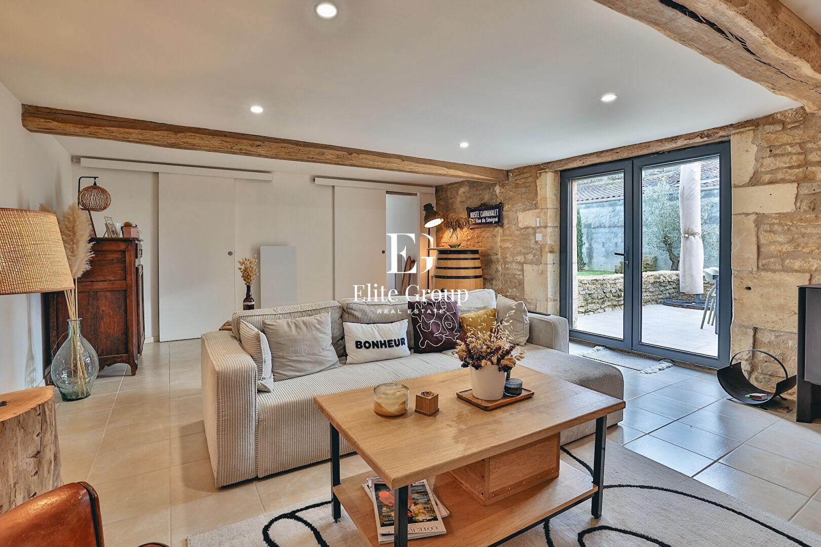 À VENDRE TRÈS BELLE MAISON EN PIERRE À VAL DE COGNAC - 5 PIÈCES - 110 M2