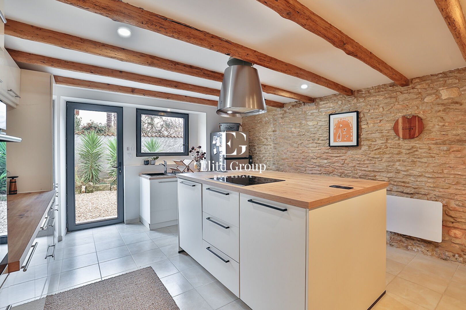 À VENDRE TRÈS BELLE MAISON EN PIERRE À VAL DE COGNAC - 5 PIÈCES - 110 M2