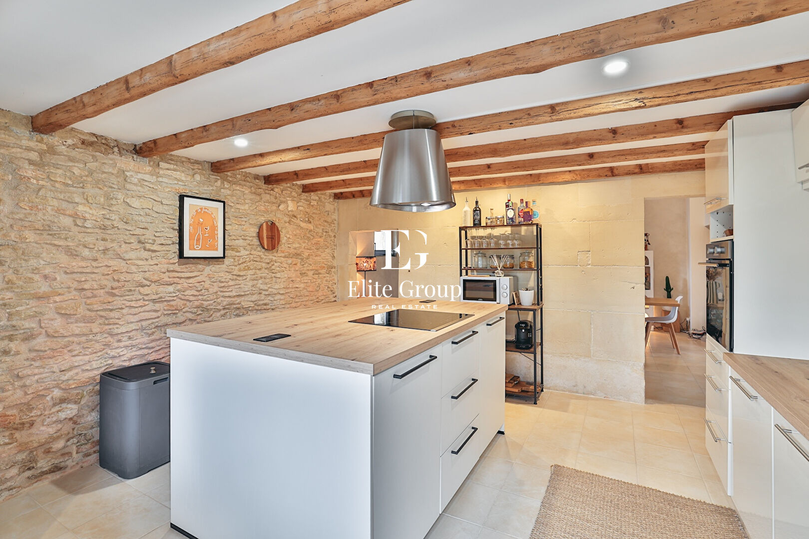À VENDRE TRÈS BELLE MAISON EN PIERRE À VAL DE COGNAC - 5 PIÈCES - 110 M2