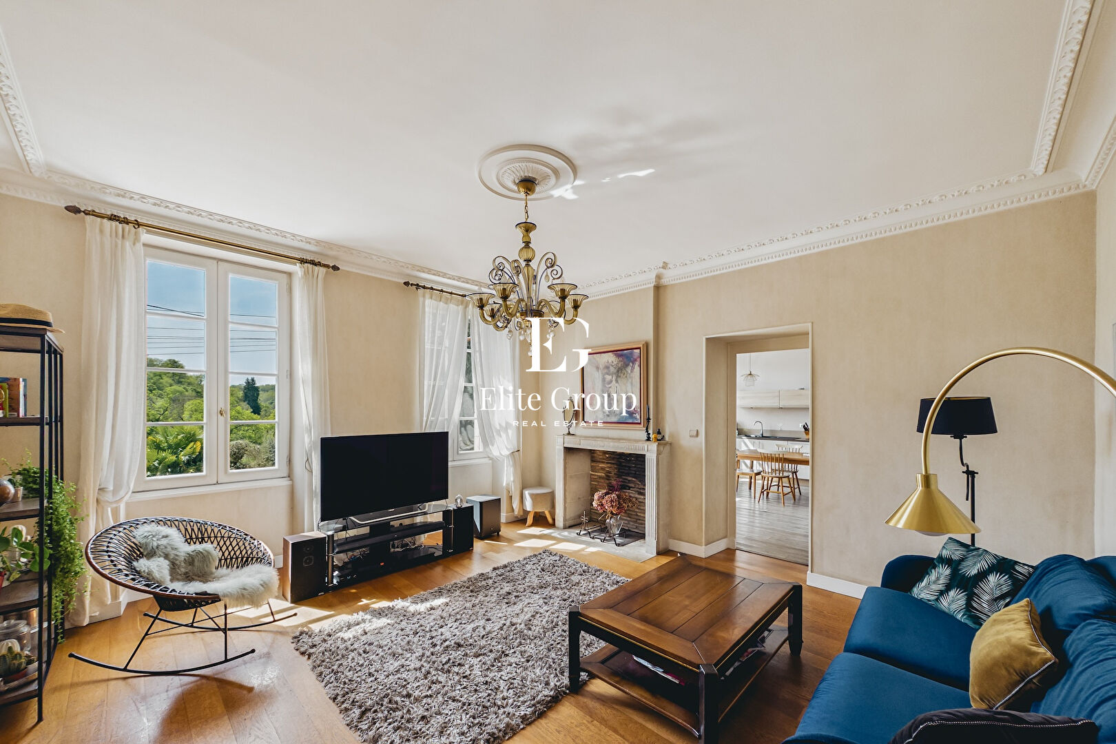 À VENDRE MAISON DE CARACTÈRE À MOUTHIERS-SUR-BOËME - 341 M2